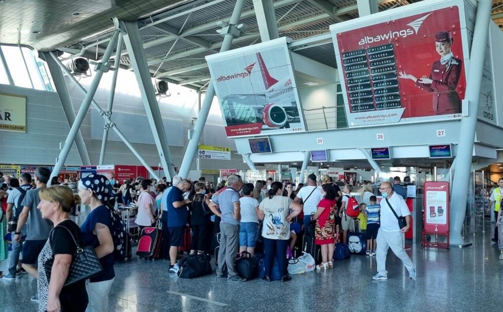 Shqiptarët preferojnë pushimet jashtë, daljet u rritën me 14.7 për qind në janar-tetor